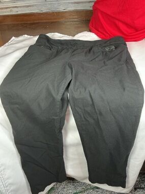 ⭐ Time and Tru Black Pull On Pants Elastic Waist Petite Straight Leg